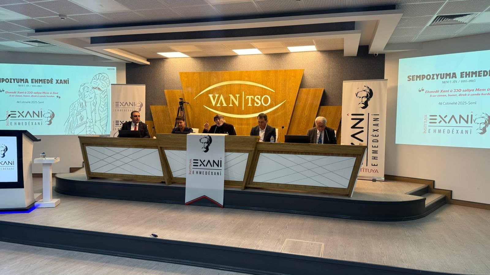 Ehmedê Xanî û 330 Saliya Mem û Zînê